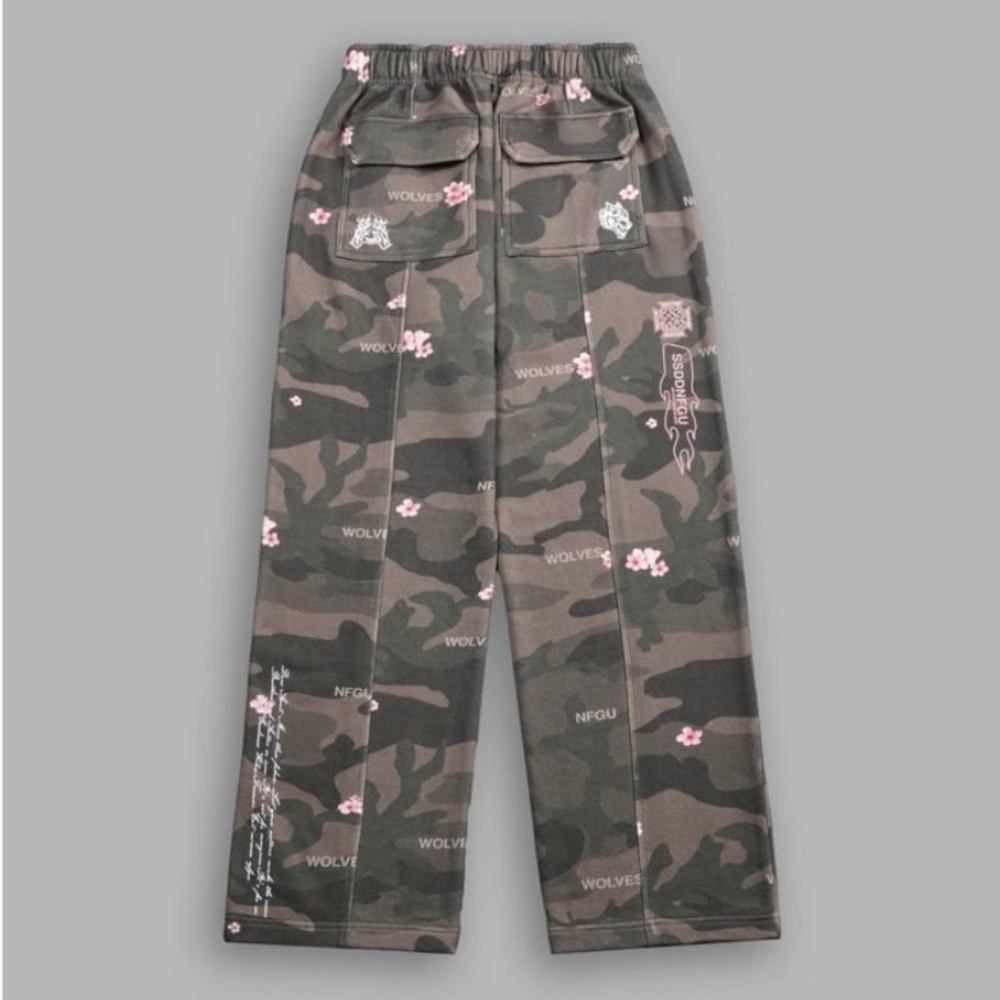 ISO she wrath camo sweats XS Darc sport please